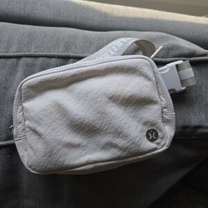 Lululemon Everyday Belt Bag - White Opal/Raw Linen Wordmark